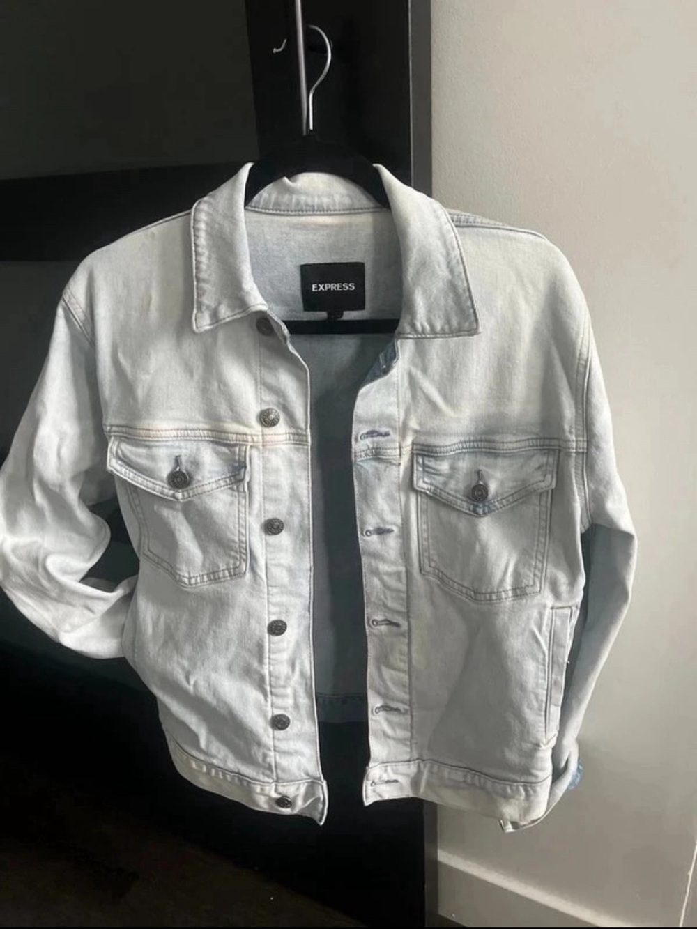 Express Women's Light Blue Denim Jacket - Pale Wash